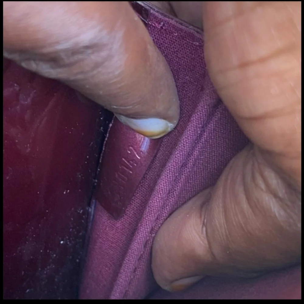 Louis Vuitton Mirada Amarante Vernis Shoul… - Picture 8 of 16